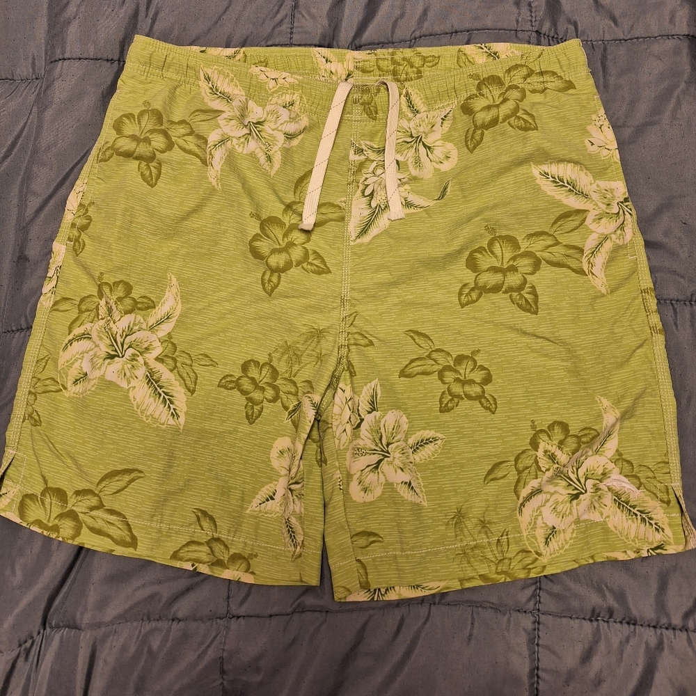 Like New! Tommy Bahamas Relax swim trunks/ board Shorts.  Size M mens